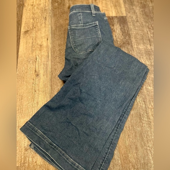 Old Navy Blue Flare & Wide Leg Jeans - Picture 11 of 12